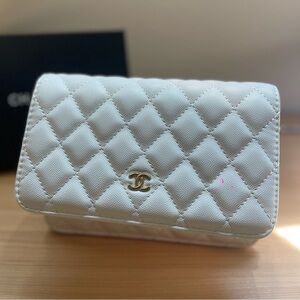 CHANEL Flap Bag Quilted/White